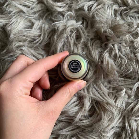 MAC Astonish all over gloss - Picture 3 of 6